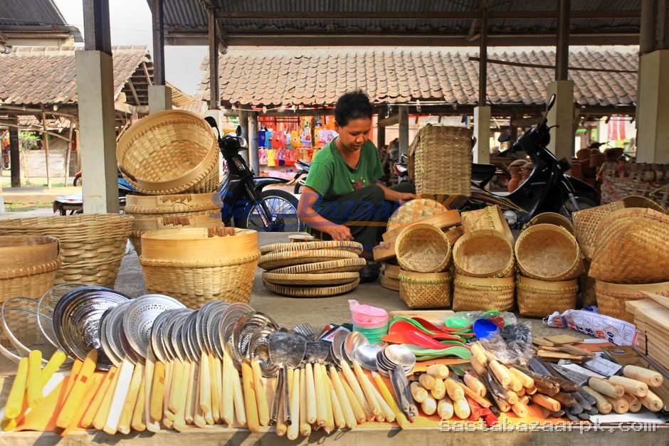 Kitchen Utensils Bundle (باورچی خانہ برتن) — Bahawalpur ke bazaar mein