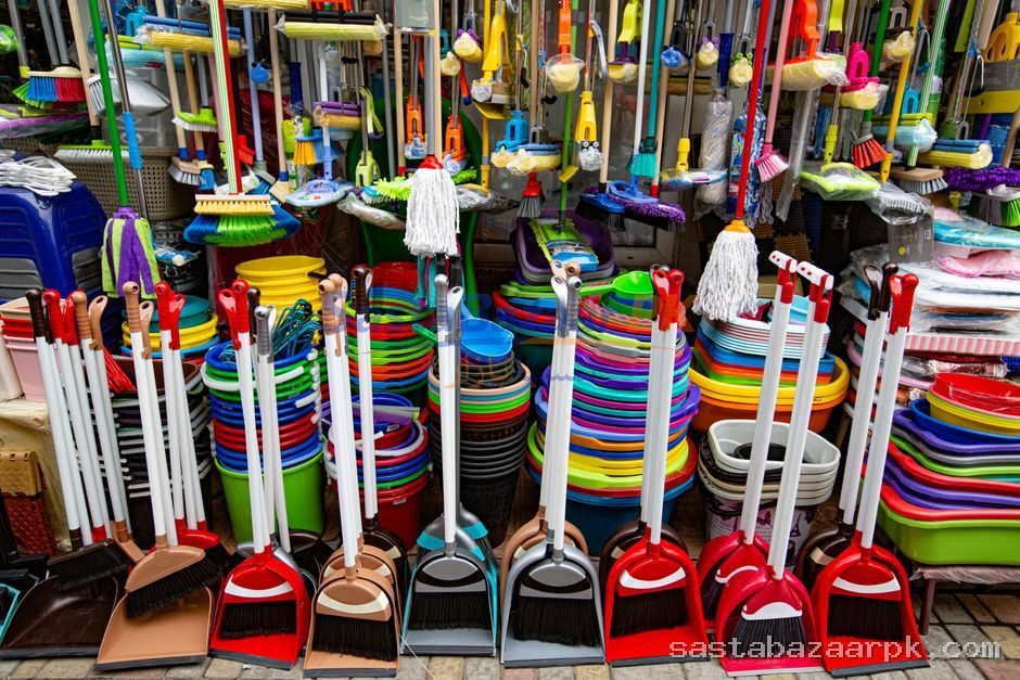 Window Curtains (کھڑکی کے پردے) — Gujranwala ke bazaar mein