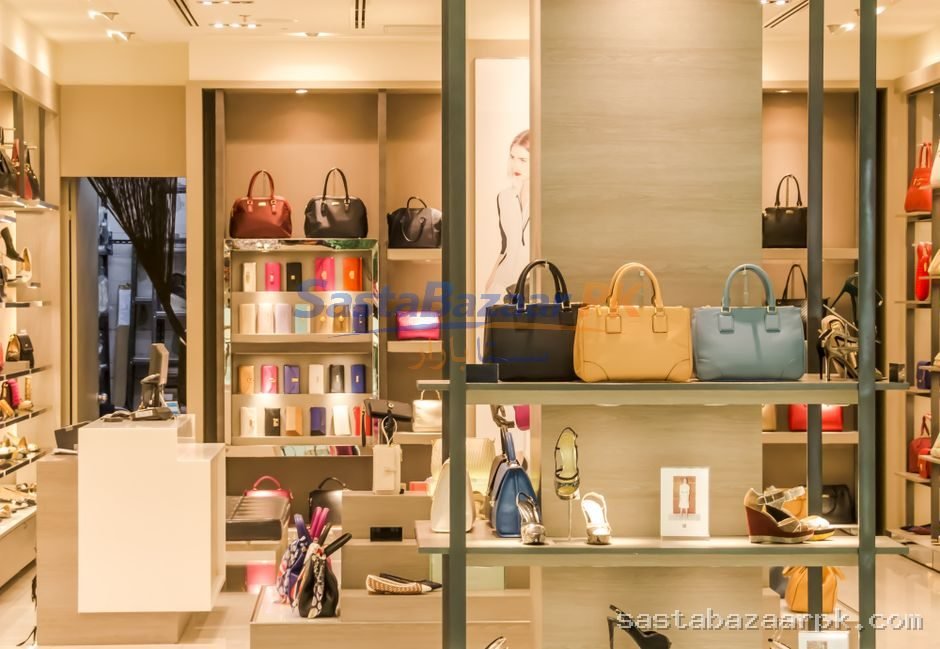Ladies Handbag (زنانہ پرس) — Bahawalpur ke bazaar mein
