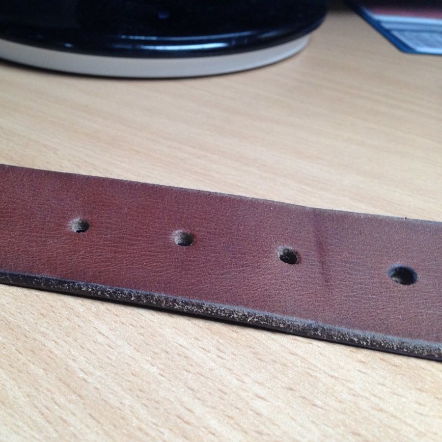 Leather Belt (چمڑے کی بیلٹ) — Bahawalpur ke bazaar mein