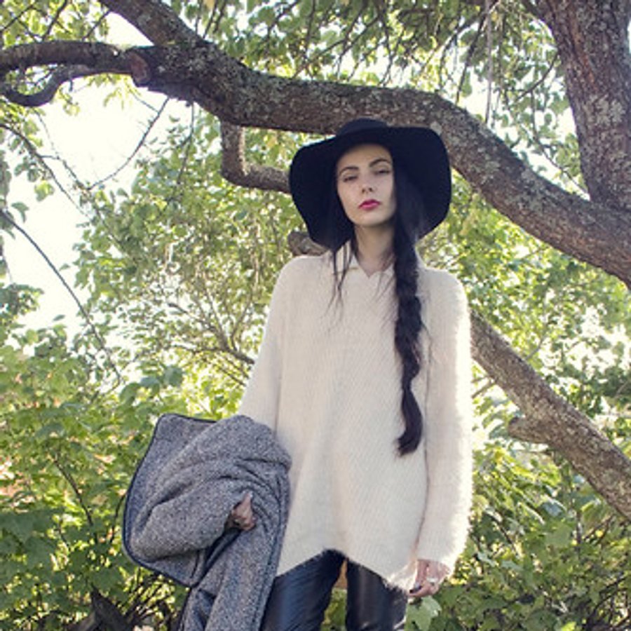 Woolen Sweater (اونی سویٹر)
